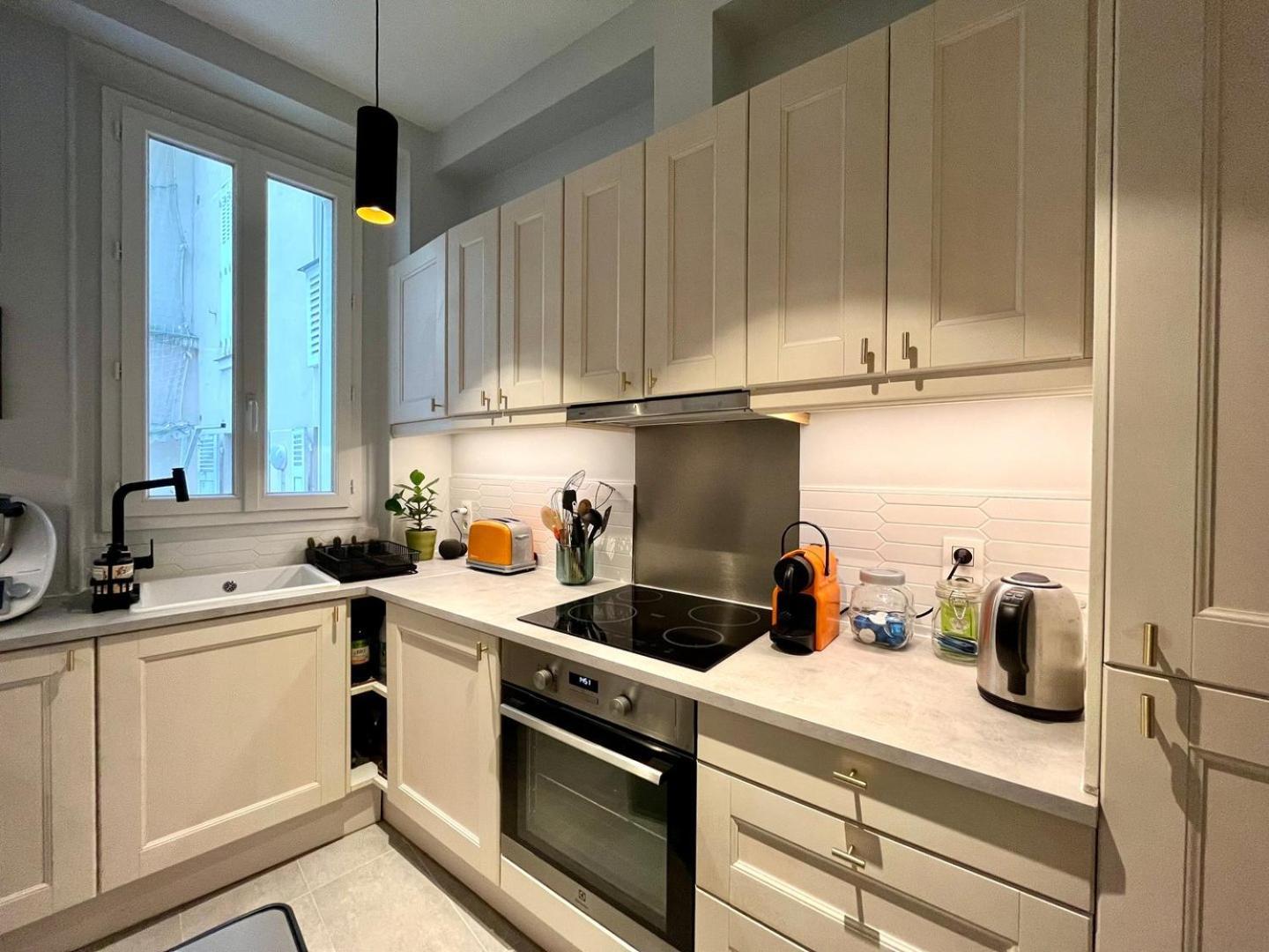 Guestready - Cozy And Elegant Flat In Montmartre Appartement Parijs